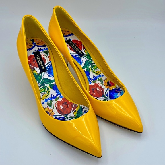 yellow leather pumps